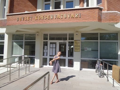 Yaren Ünal, Anadolu Üniversitesi Devlet Konservatuarı, Bale Ve Müzik Ortaokulunda  Yaren Ünal Anadolu Üniversitesi Devlet Konservatuarı